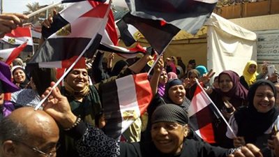 الأعلام المصرية ترفرف في سماء لجان الانتخابات المصرية 2018 بحلمية الزيتون