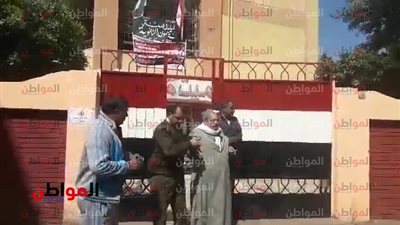 مسن كفيف يدلي بصوته في الانتخابات الرئاسية 2018 بالغربية (صور)