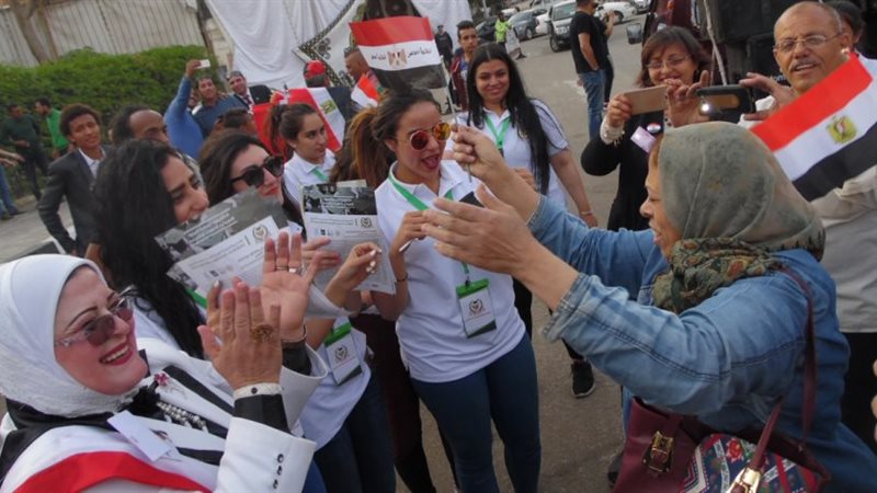 النساء أمام اللجان
