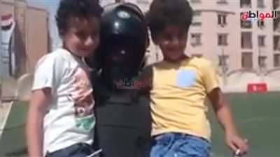 فيديو|القوات المسلحة ترسم البسمة على وجه طفلين فى انتخابات الرئاسه 2018
