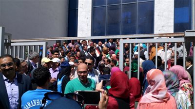 مسيرة حاشدة لطلاب جامعة دمنهور لحث المواطنين للتصويت في الانتخابات الرئاسية 2018