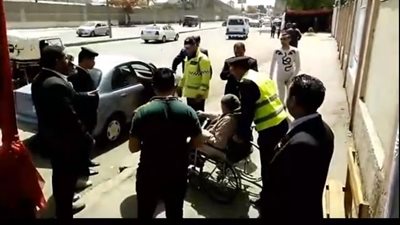 رجال الداخلية يساعدون كبار السن على التصويت في الانتخابات المصرية 2018 (فيديو)