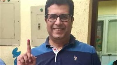 السيناريست أيمن سلامة يدلي بصوته في انتخابات الرئاسة المصرية 2018