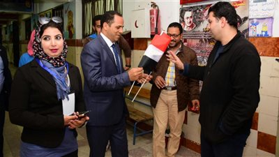 رئيس جامعة دمنهور يدلي بصوته في انتخابات الرئاسة 2018