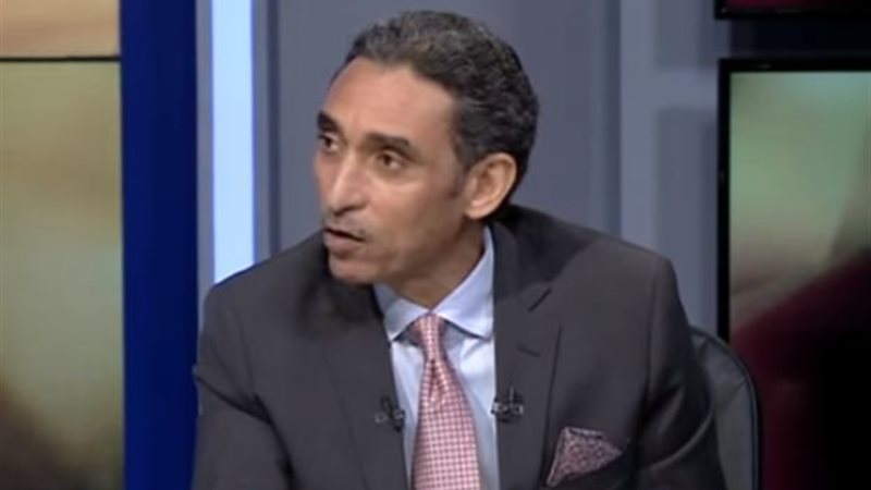  الكاتب الصحفي علي