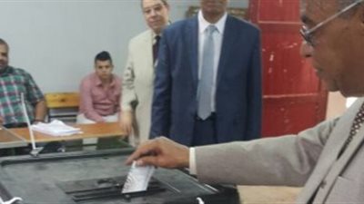 رئيس هيئة قضايا الدولة يدلى بصوته الانتخابى بالدقى في آخر أيام انتخابات الرئاسة المصرية 2018 