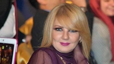 ندى بسيوني تشارك باليوم الثالث في الانتخابات المصرية 2018 (فيديو)