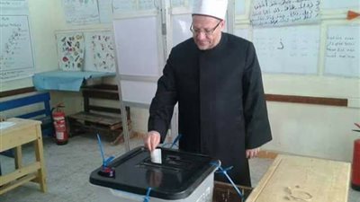 الانتخابات المصرية 2018 .. وكيل وزارة الأوقاف بالبحيرة يدلي بصوته