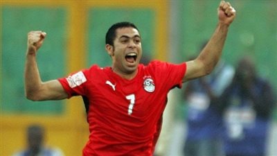 أحمد فتحي يتعرض لكدمة في الظهر أمام البرتغال