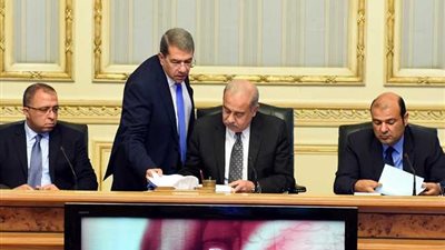 رئيس الوزراء يتسلم مشروع الموازنة الجديدة