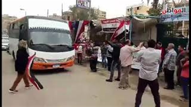 إقبال كثيف أمام اللجان