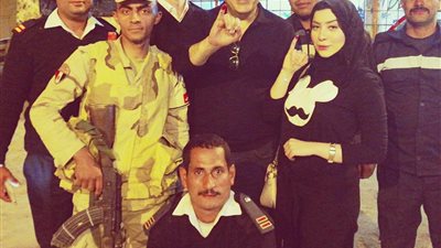 حجاج عبد العظيم برفقة ابنته في  انتخابات الرئاسية المصرية 2018 .. صور