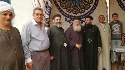 صور| مشاركة كهنة كنائس مدينة مطاي بمحافظة المنيا باليوم الثالث للانتخابات المصرية 2018