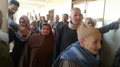 اضطرابات الطقس لم تمنع الناخبين من التوافد على اللجان في الساعات الأخيرة