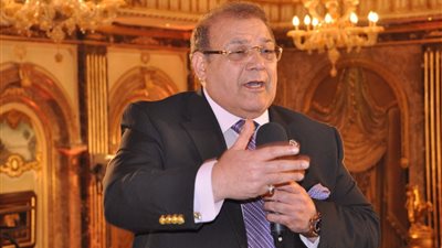 صور| حسن راتب من غرفة عمليات اتحاد التعاونيات: قلبي يقبل كل يد شاركت في الانتخابات المصرية