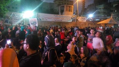 فيديو وصور| دعوات المصريين للسيسي تمتزج بالأمطار في لجان دار السلام