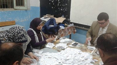 مؤشرات.. السيسي يكتسح نتائج فرز لجنة الشهيد تامر عاطف بالدلنجات في البحيرة