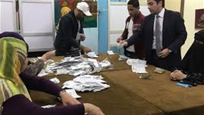 لجنة مدرسة الصنايع بالمحلة  1724 صوتًا للسيسي مقابل 49 صوتًا لموسى