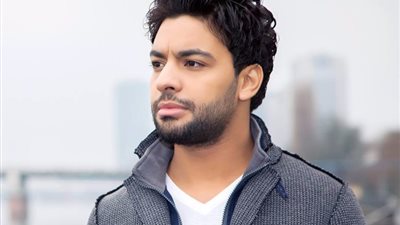 أحمد جمال ينهي بروفات حفل مهرجان شرم الشيخ للمسرح