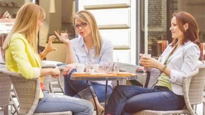 تجنبي 7 أخطاء أساسية لأتيكيت الحوار مع الآخرين