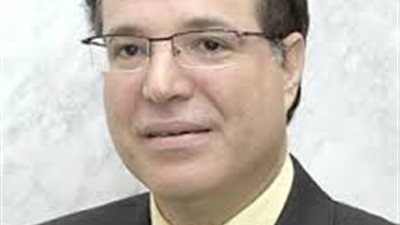 ناصر عراق يشارك قرائه ذكراه مع المسرح 
