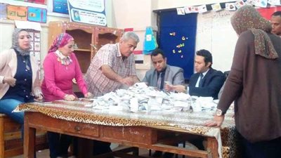 مؤشرات أولية .. السيسى يحصل على 16642صوتا وموسى 507صوتا في التجمع الخامس 