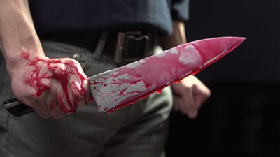حكاية| ''الدم بقي مية..'' ولي العهد يطعن والده بالسكين 