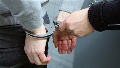 أدار مصنع بدون ترخيص.. القبض على مسئول بقليوب