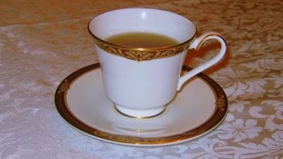 شاهد.. مسئول يصرف نصف مليون دولار على 