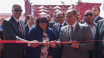 صور| وزيرة الثقافة ومحافظ الإسكندرية يفتتحان معرض الإسكندرية للكتاب 2018