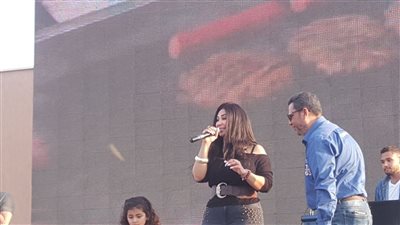شاهيناز تشعل حفلها الغنائي بالرحاب 
