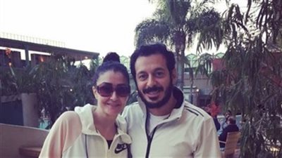غادة عبدالرازق تنشر صورة لها مع مصطفى شعبان