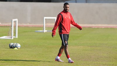 حسام عاشور ينتظم في مران الأهلي