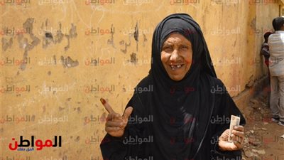 صور| مشاهد إنسانية أثارت أجواء الانتخابات الرئاسية 2018
