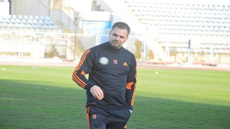 بيدرو بارني مدرب