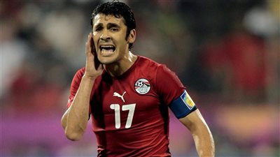 مفاجأة| العميد يعود للملاعب مرة أخري