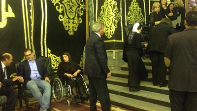 خالد عبدالعزيز يقدم واجب العزاء في والدة إيهاب لهيطة 