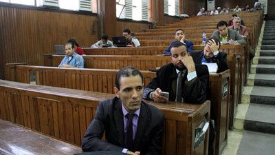 محاكمة بديع و682 آخرين بقضية 