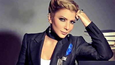 أصالة تعلم زوجها وابنتها أسرار الطبخ بهذه الطريقة 