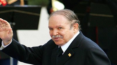 عبد العزيز بوتفليقة يهنئ الرئيس السيسي لفوزه بفترة رئاسية ثانية