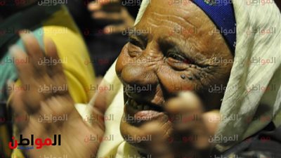 صور| الأمهات في المعادي عيونهن تملأها الفرحة بفوز السيسي