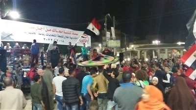 فيديو| ميدان الشهداء ببني سويف يشتعل في احتفالات فوز الرئيس