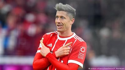 ليفاندوفسكي يقود هجوم البايرن أمام إشبيلية