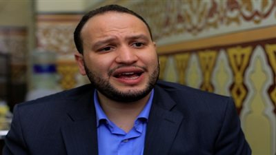 فيديو| أحد علماء الأزهر يوضح حكم استخدام المناكير الإسلامي والإكريليك المسامي