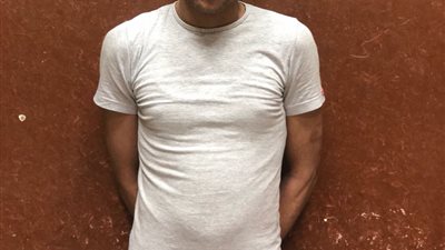 ضبط عاطل يقود سيارة مسروقة.. ويعترف بسرقة آخرى فى مصر الجديدة