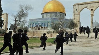 الأقصى يشهد انتهاكا جديدا تحت حراسة شرطة الإحتلال الإسرائيلي