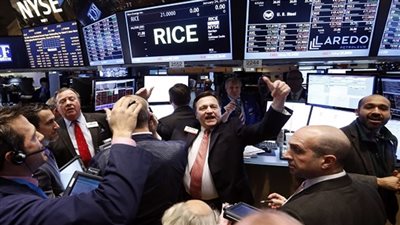 داو جونز وستاندرد آند بورز يقودان وول ستريت نحو الصعود