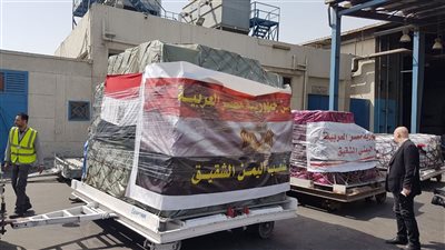 صور| انطلاق الشحنة الأولى من المساعدات اليمنية تنفيذًا لتوجيهات الرئيس السيسي