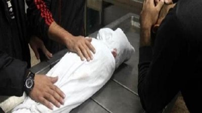 بعد مقتل طفله خنقًا.. والد ضحية أوسيم: لا أتهم أحد 