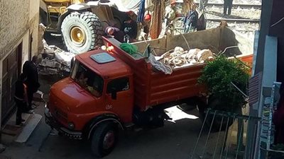 عودة حركة القطارات عقب إزالة أنقاض عمارة مصطفى كامل بالإسكندرية